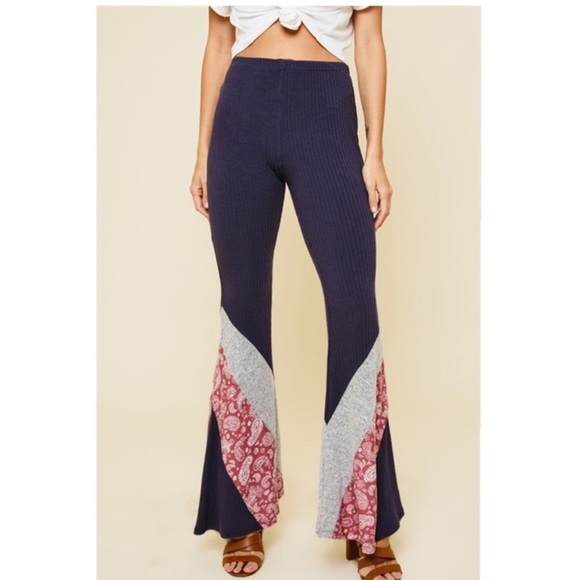 BOHO paisley contrast flare pants! NWT 😍 - Picture 2 of 6